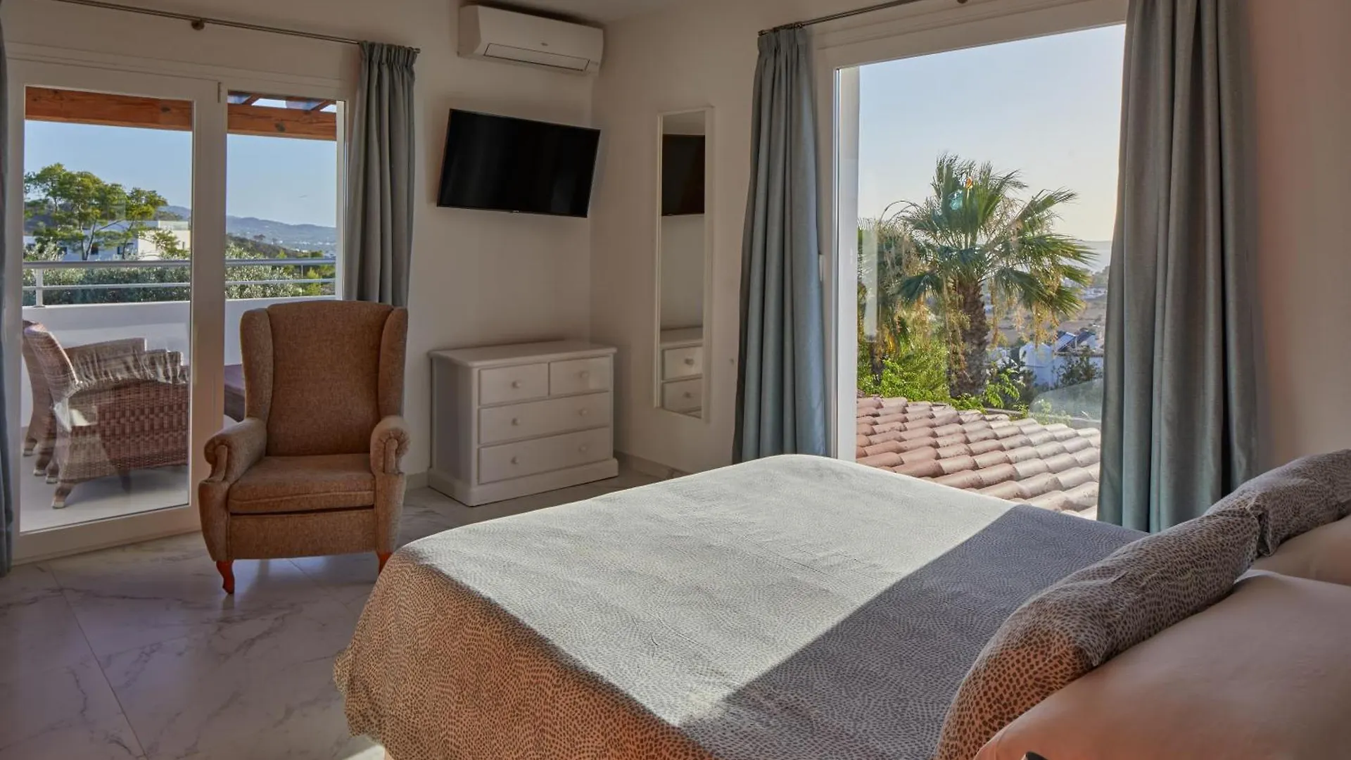Villa Can Joan I - Fantastic Sunset Views And Family Friendly - Sant Antoni de Portmany Hiszpania